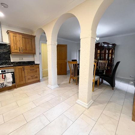 Spacious Flat Sleeps 8 Near Princes Street EDI Eksteriør billede