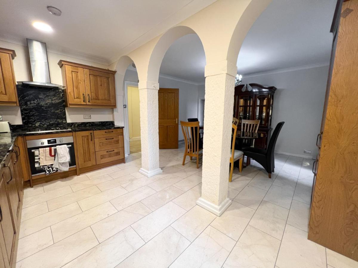 Spacious Flat Sleeps 8 Near Princes Street EDI Eksteriør billede