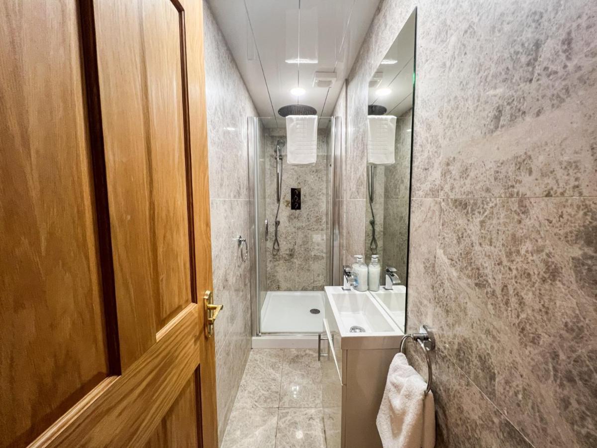Spacious Flat Sleeps 8 Near Princes Street EDI Eksteriør billede