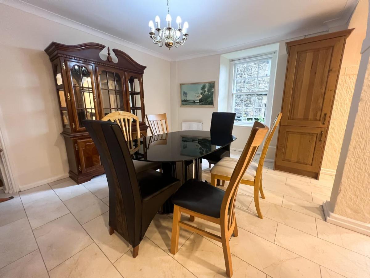 Spacious Flat Sleeps 8 Near Princes Street EDI Eksteriør billede