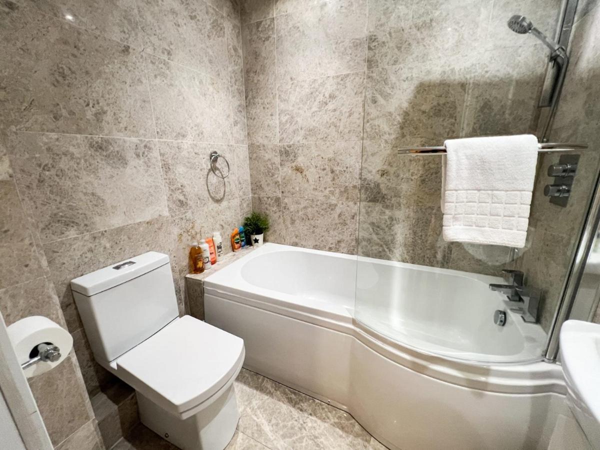 Spacious Flat Sleeps 8 Near Princes Street EDI Eksteriør billede