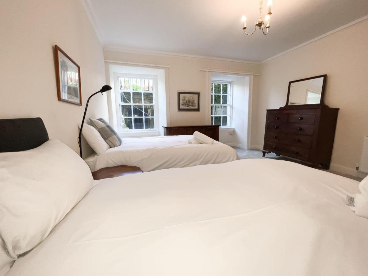 Spacious Flat Sleeps 8 Near Princes Street EDI Eksteriør billede